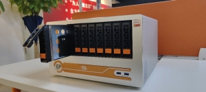 1樊隆主机 优龙桌面网络存储一体机机箱-8盘 H8